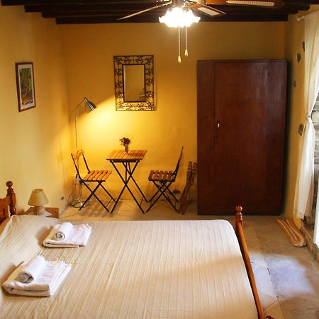 Bed and Breakfast Aperanti Agrotourism Pera Orinis Zimmer foto