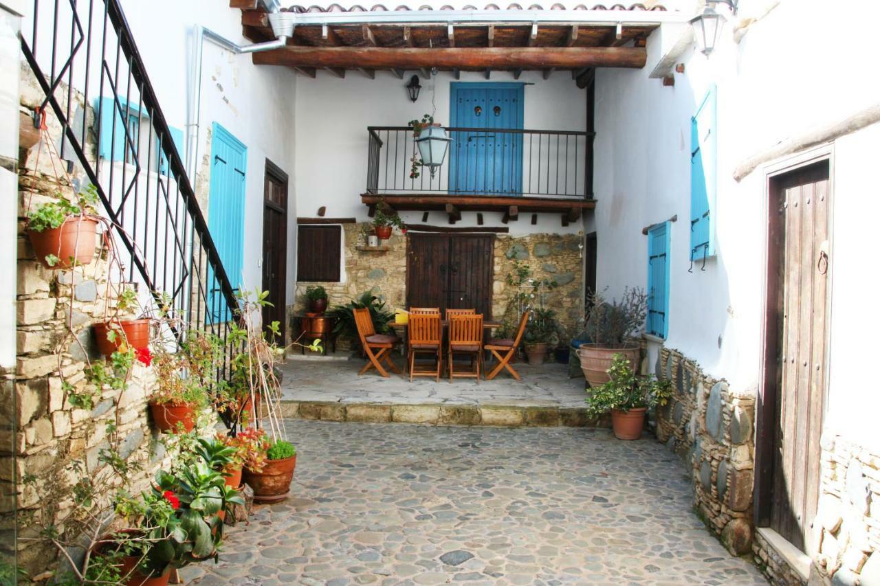 Bed and Breakfast Aperanti Agrotourism Pera Orinis Exterior foto